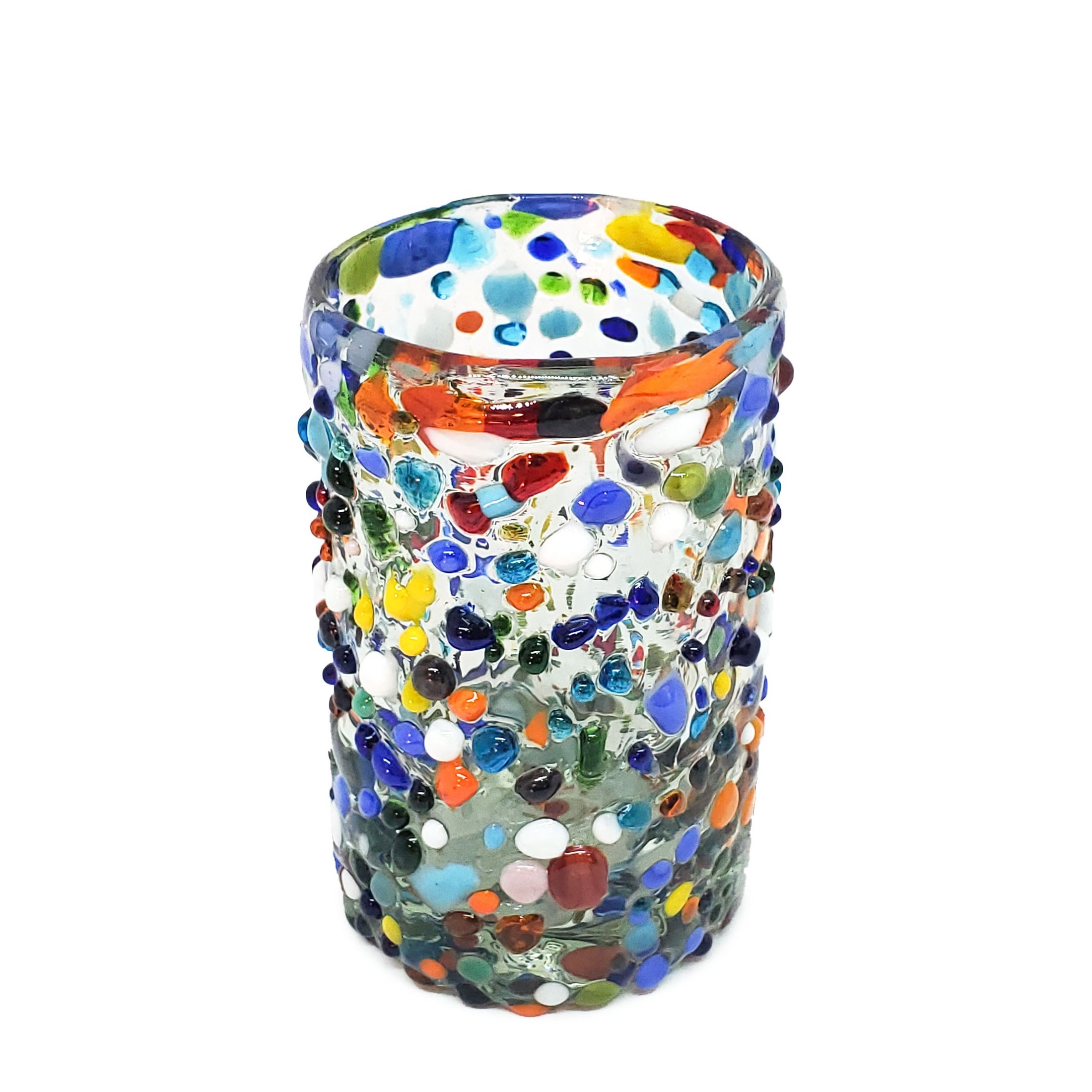 Novedades / Juego de 6 vasos Jugo 9oz Confeti granizado / Deje entrar a la primavera en su casa con éste colorido juego de vasos. El decorado con vidrio multicolor los hace resaltar en cualquier lugar.